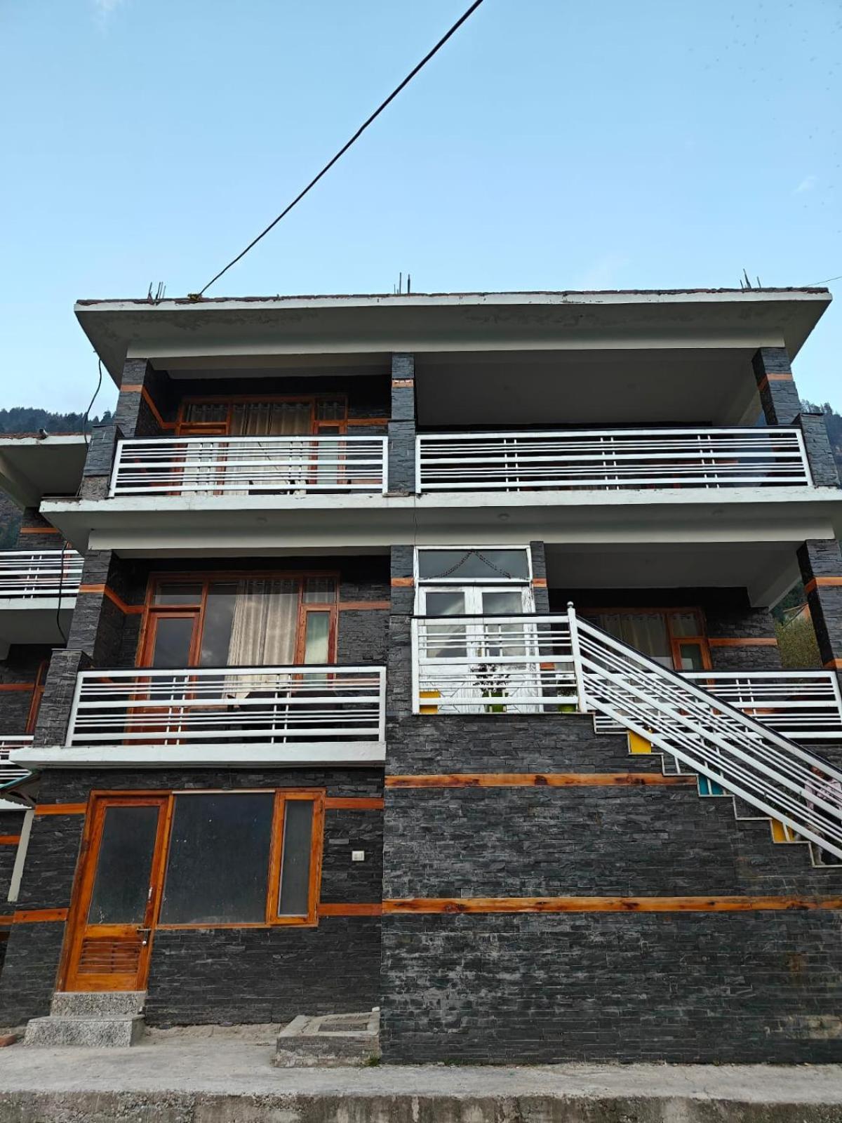 The Vista Legacy Resort, Manali - #Near Mall Road #Centrally Heated & Air Cooled Rooms #Big Parking #Best Selling #Premium Rooms #Luxury Collection #Open Terrace #Lift #Playing Zone #Property Of The Year Manali (Himachal Pradesh) Exterior photo