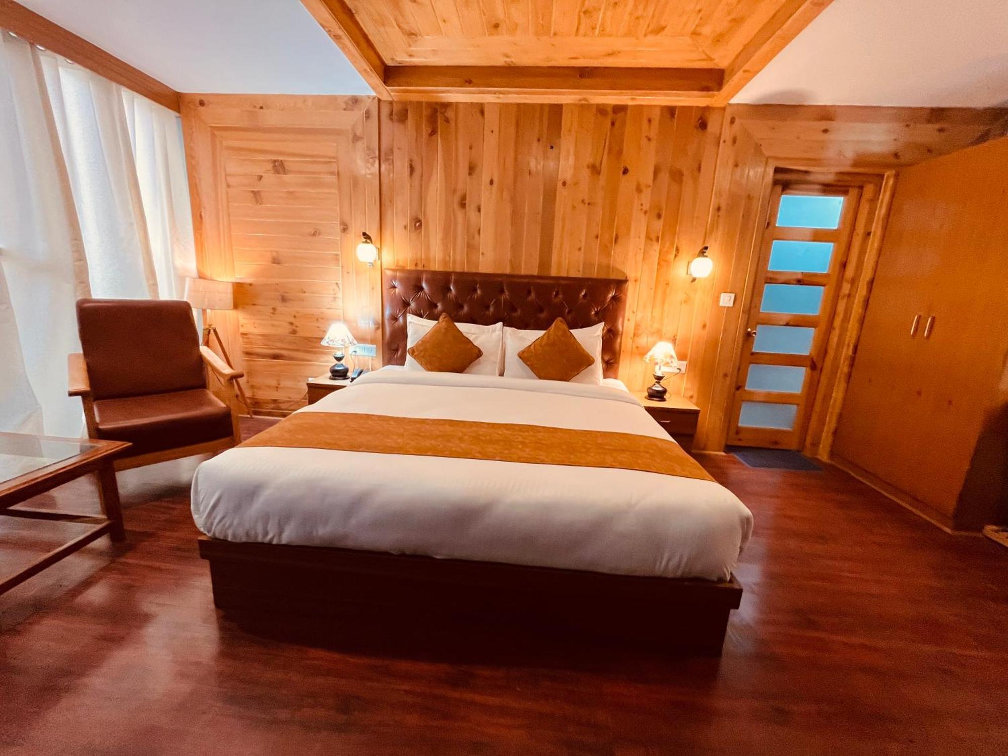 The Vista Legacy Resort, Manali - #Near Mall Road #Centrally Heated & Air Cooled Rooms #Big Parking #Best Selling #Premium Rooms #Luxury Collection #Open Terrace #Lift #Playing Zone #Property Of The Year Manali (Himachal Pradesh) Exterior photo