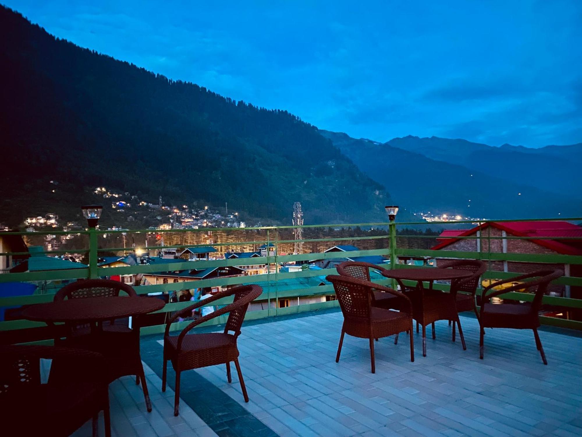 The Vista Legacy Resort, Manali - #Near Mall Road #Centrally Heated & Air Cooled Rooms #Big Parking #Best Selling #Premium Rooms #Luxury Collection #Open Terrace #Lift #Playing Zone #Property Of The Year Manali (Himachal Pradesh) Exterior photo